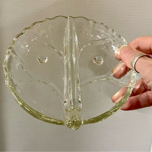 Vintage Viking Glass Divided Footed Relish Dish Leaf Pattern MCM Clear Glass - Picture 7 of 9